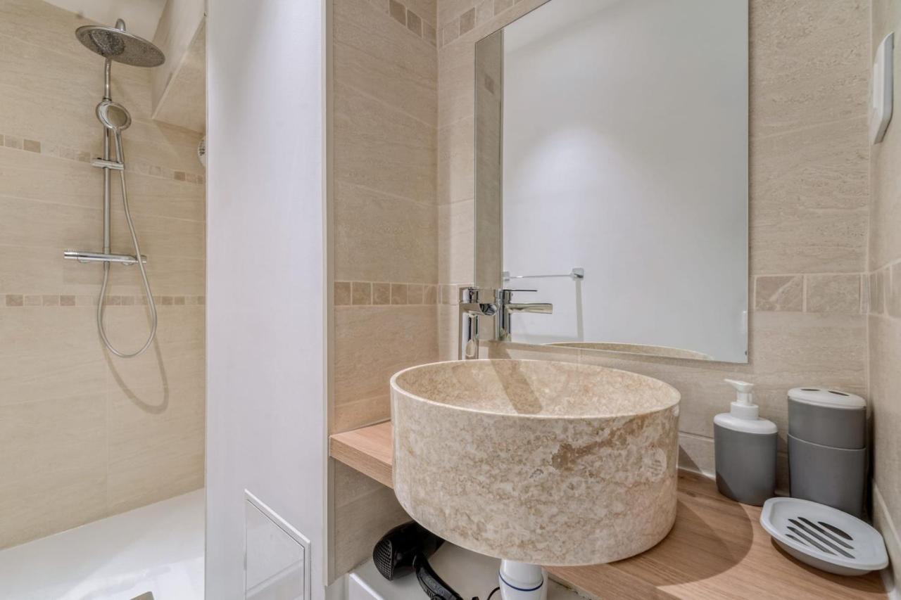 Beautiful Apartement With 2 Bedrooms In Paris Centre Exterior photo